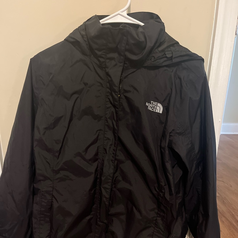Womens north face windbreaker🖤